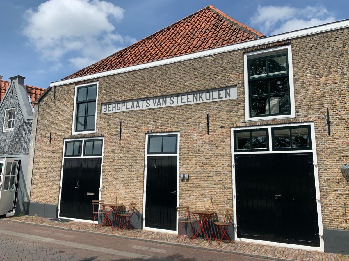 Pakhuis Aan De Haven - Stuurboord Zierikzee